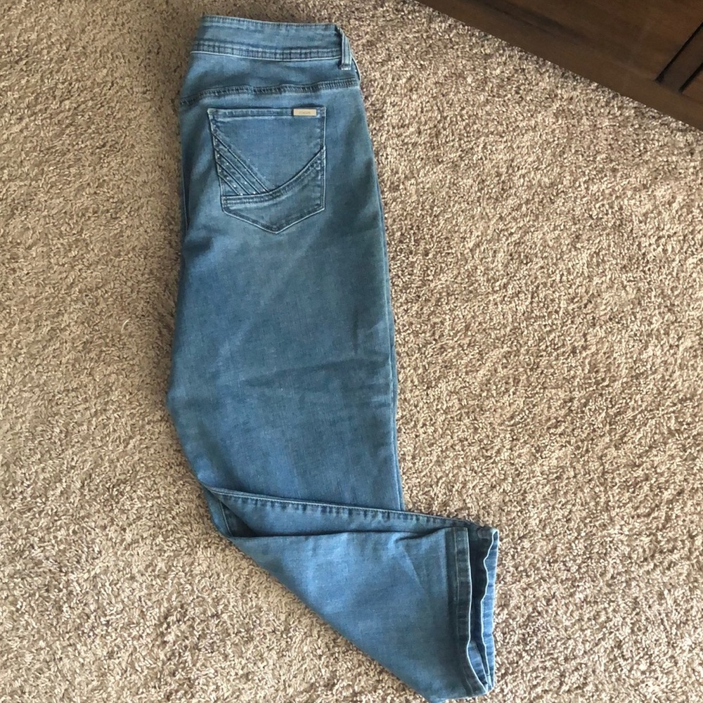 💗 So Slimming Chico’s Cropped Jeans Rhinestone